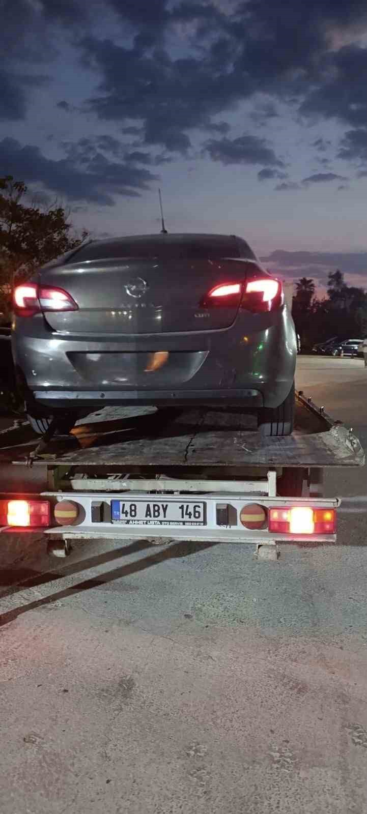 Muğla’nın Bodrum ilçesinde çalışma izni olmadan yolcu taşımacılığı yapan araçlara