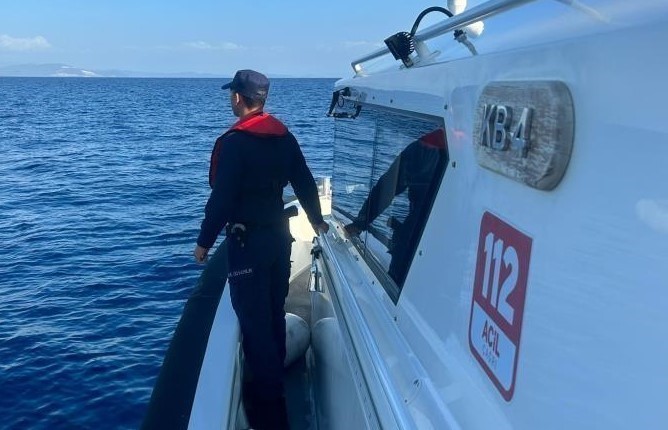 Muğla’nın Datça ilçesinde iddiaya göre bir şahıs deniz kaplumbağası ısırması