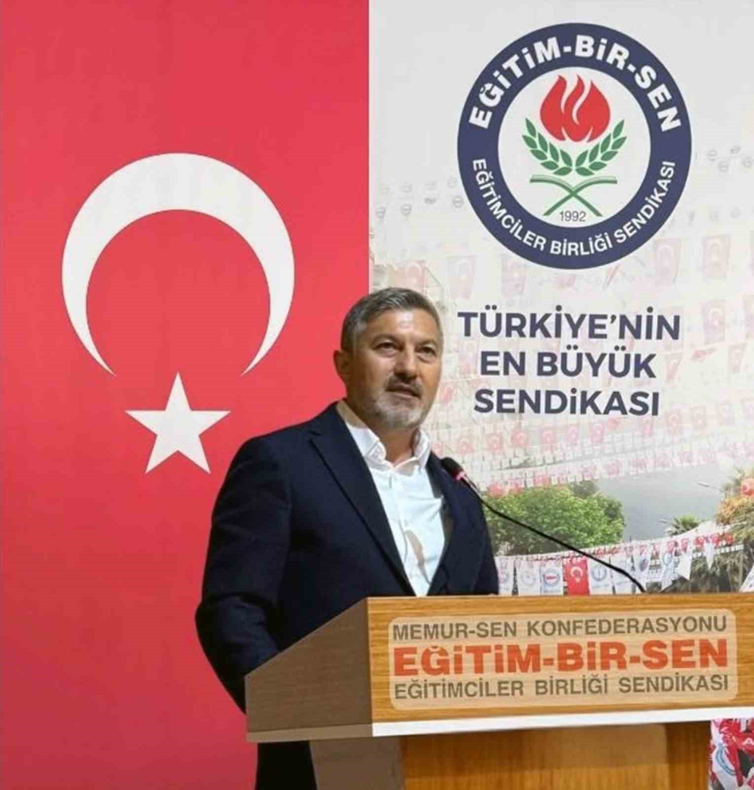 Eğitim Bir-Sen Muğla Şube Başkanı Önder Uçak, mazerete bağlı yer