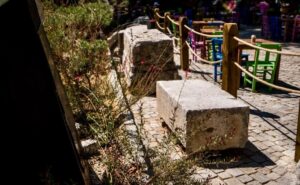 Muğla’nın Marmaris ilçesine bağlı Bayır Mahallesi’nde bulunan Syrna Antik Kenti’ne