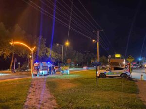 Muğla’nın Menteşe ilçesinde kırmızı ışıkta bekleyen motosiklete arkadan çarpan araç