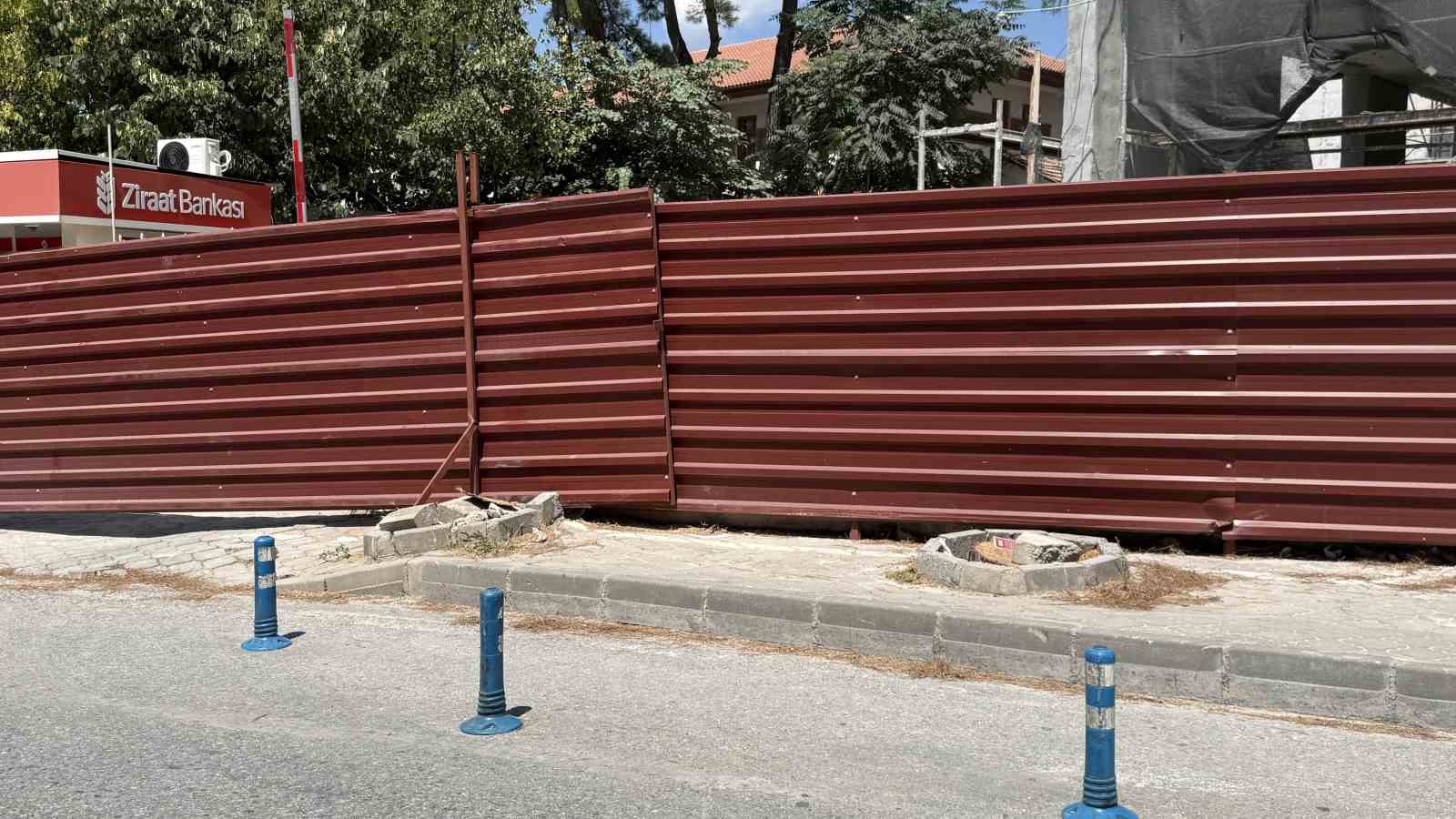 Muğla’nın Menteşe ilçesinde, can ve mal güvenliği açısından risk oluşturduğu