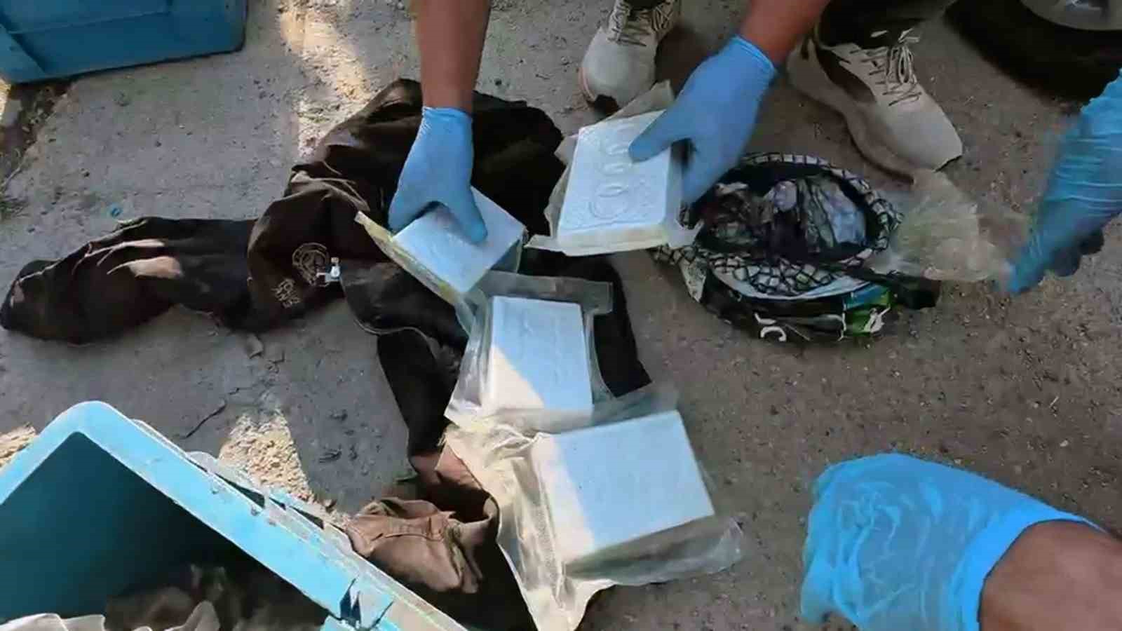 Muğla’nın Milas ilçesinde polis ekiplerince düzenlenen operasyonda 2 kilo 14
