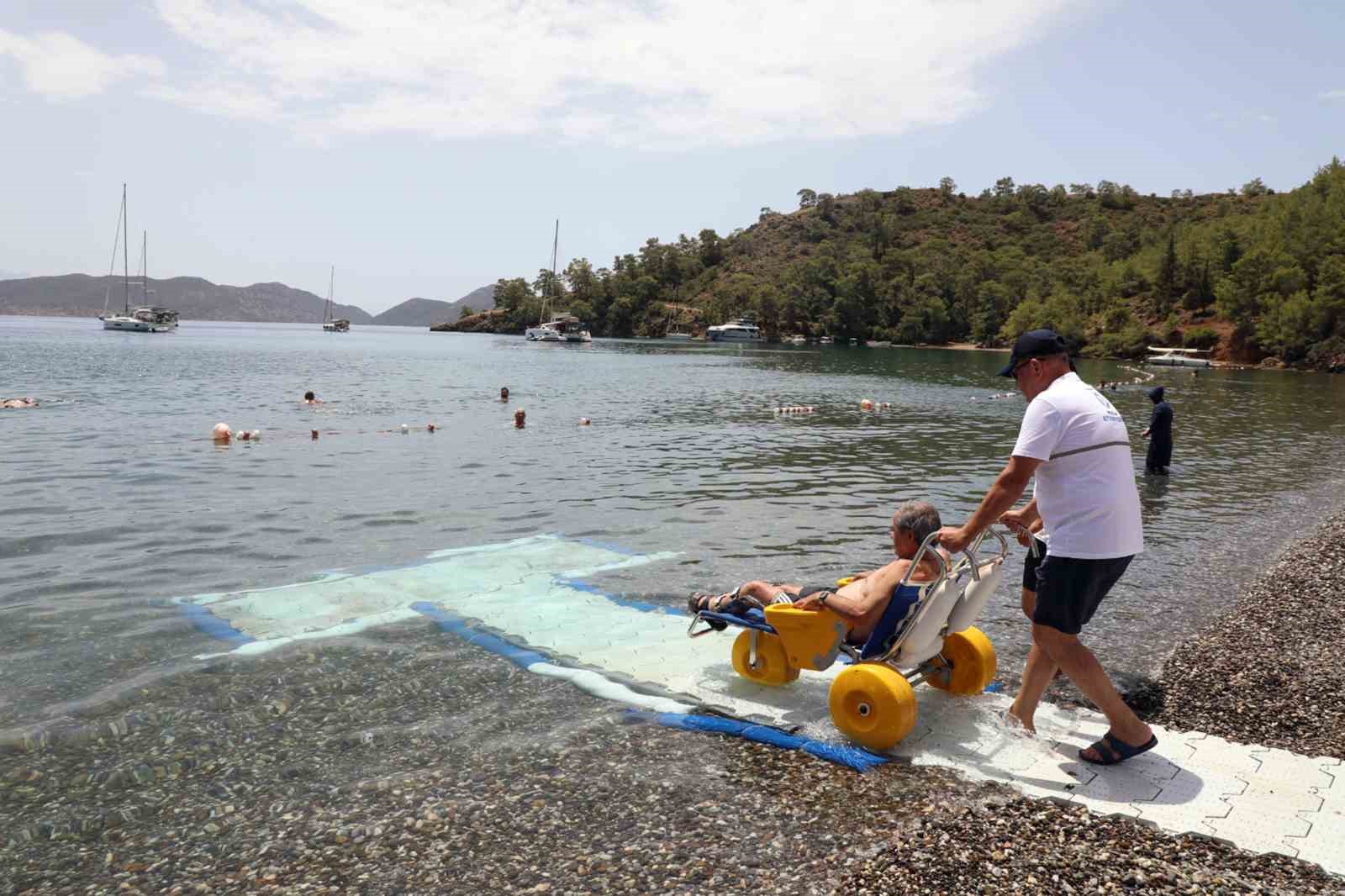 Muğla Büyükşehir Belediyesi, engelli bireylerin denize güvenli, konforlu ve bağımsız