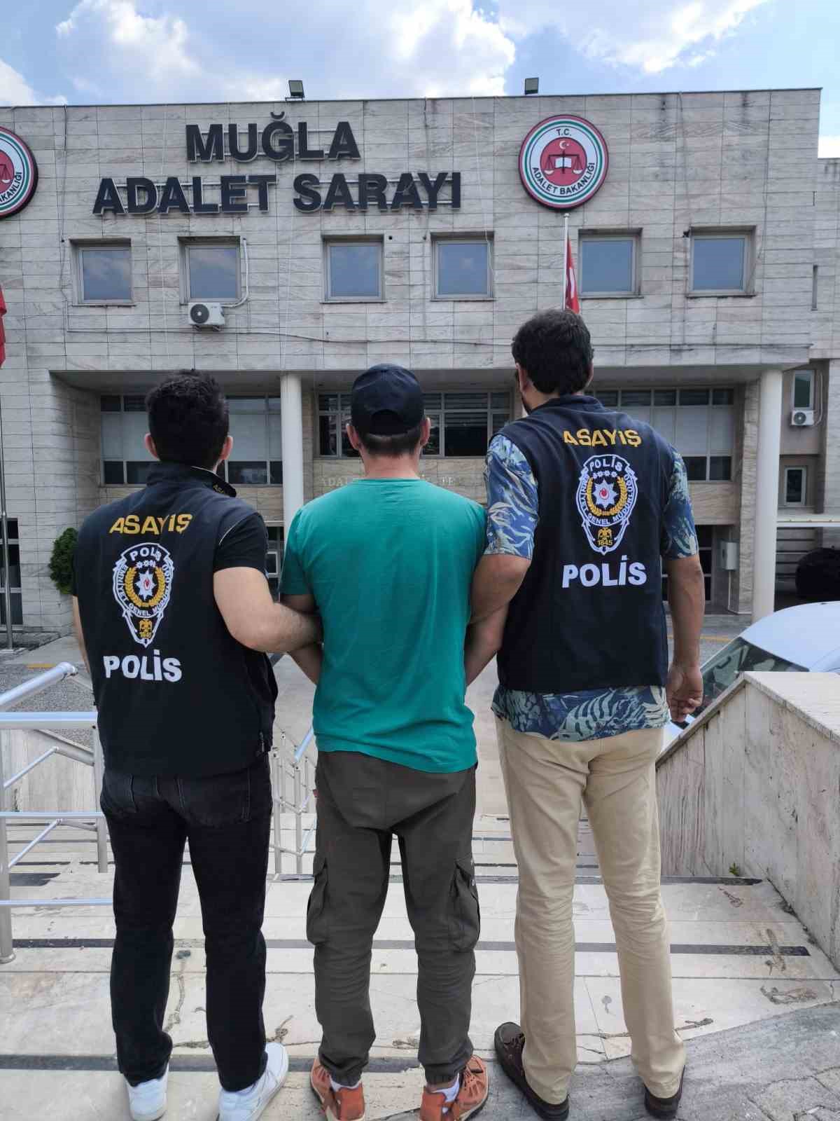 Muğla’da emniyet güçlerinin aranan şahıslara yönelik yürüttüğü titiz çalışmalar neticesinde,