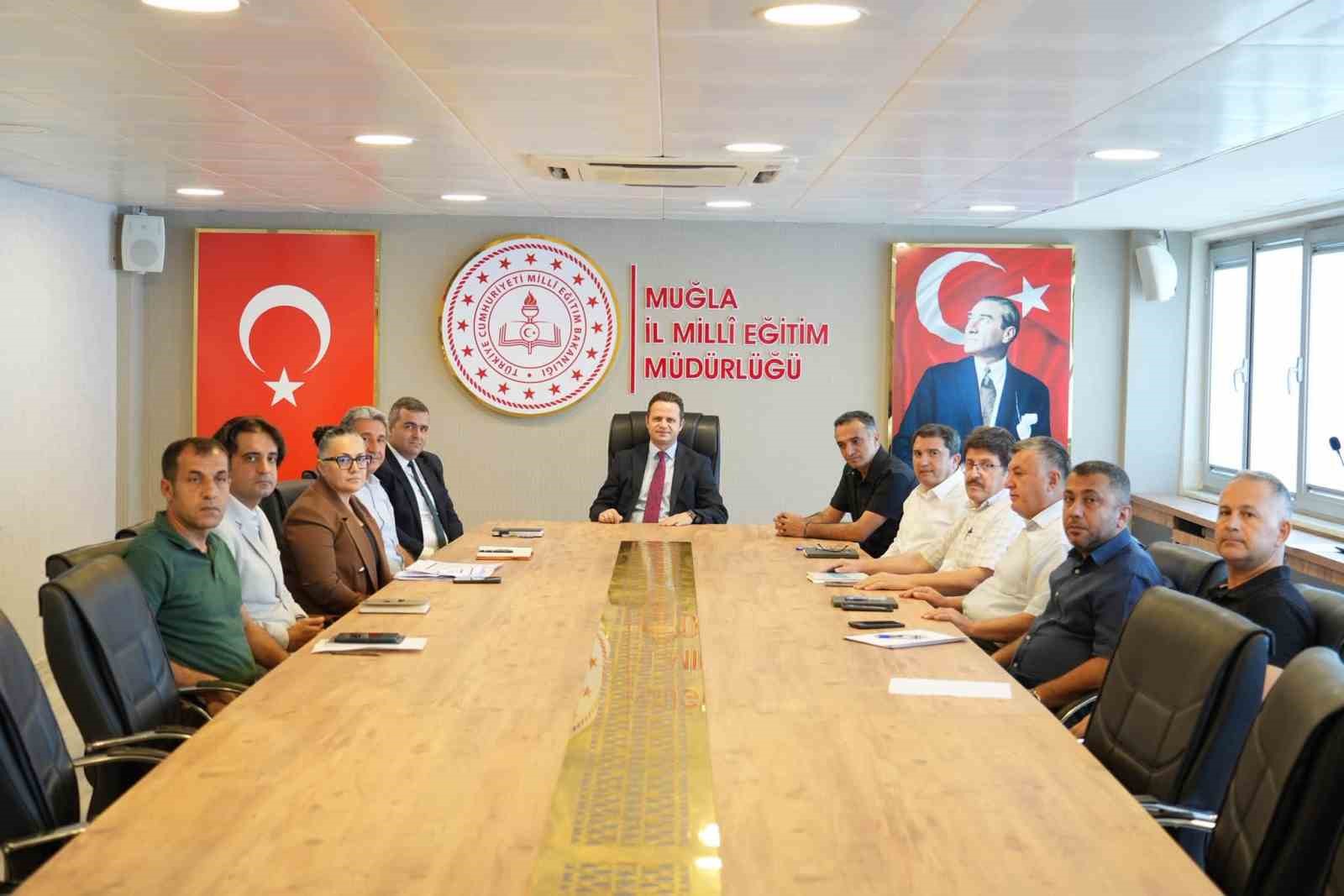 Milli Eğitim Müdürü Emre Çay, il milli eğitim müdürlüğü birim