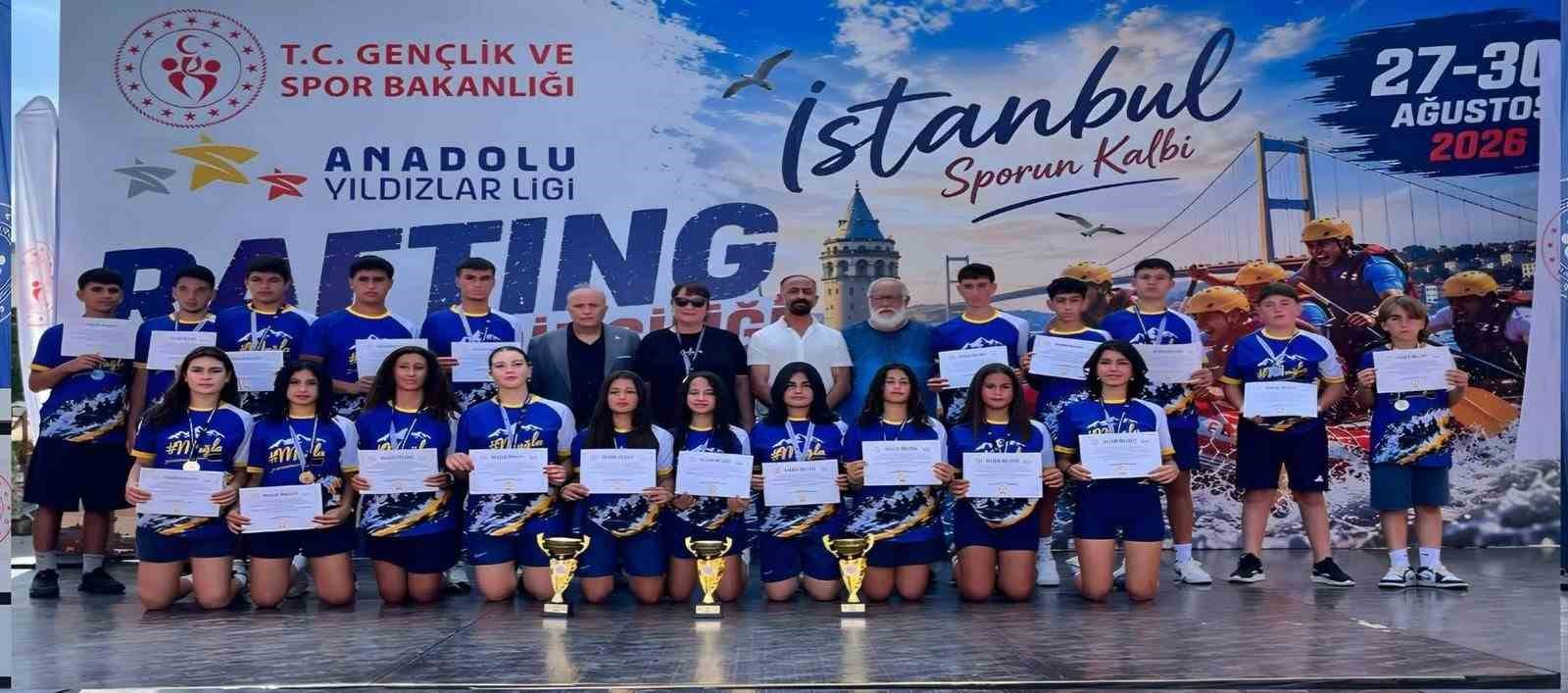 İstanbul’un Şile ilçesinde düzenlenen Anadolu Yıldızlar Ligi (ANALİG) Rafting Türkiye