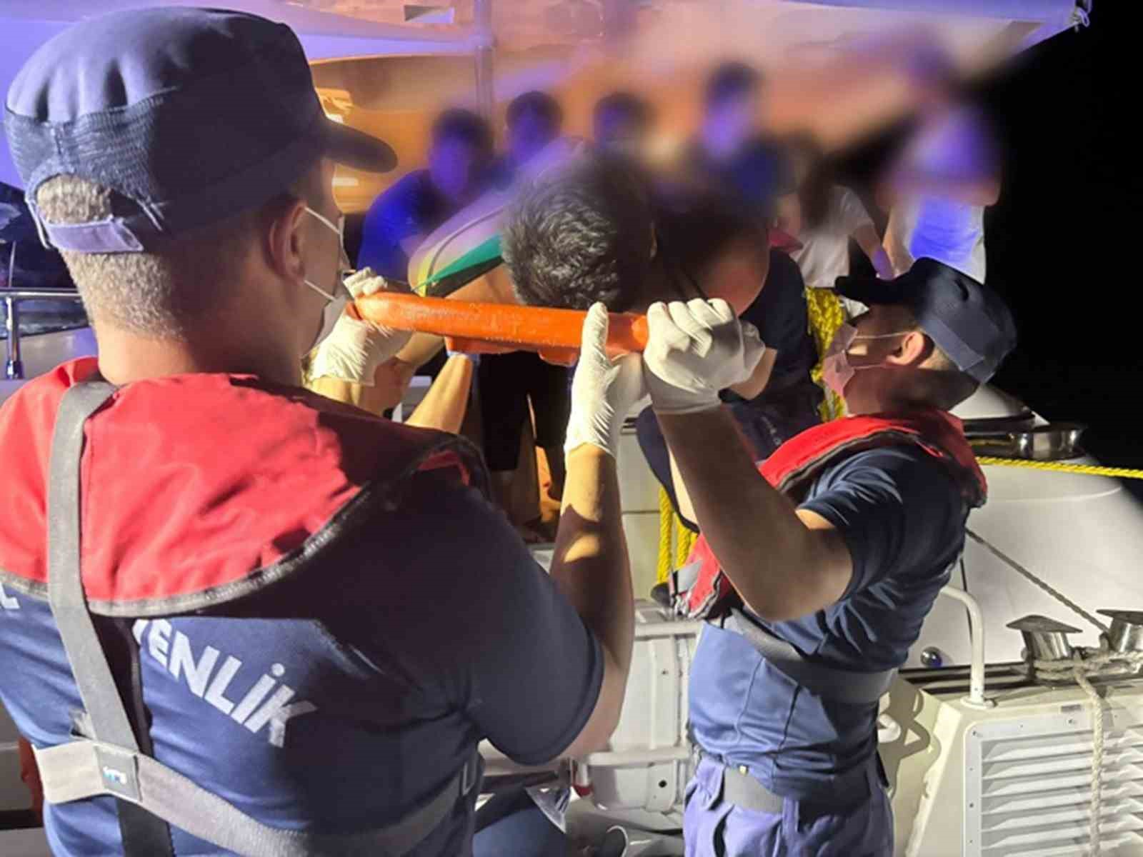 Muğla’nın Dalaman ilçesi açıklarında seyreden özel teknede rahatsızlanan vatandaş Sahil