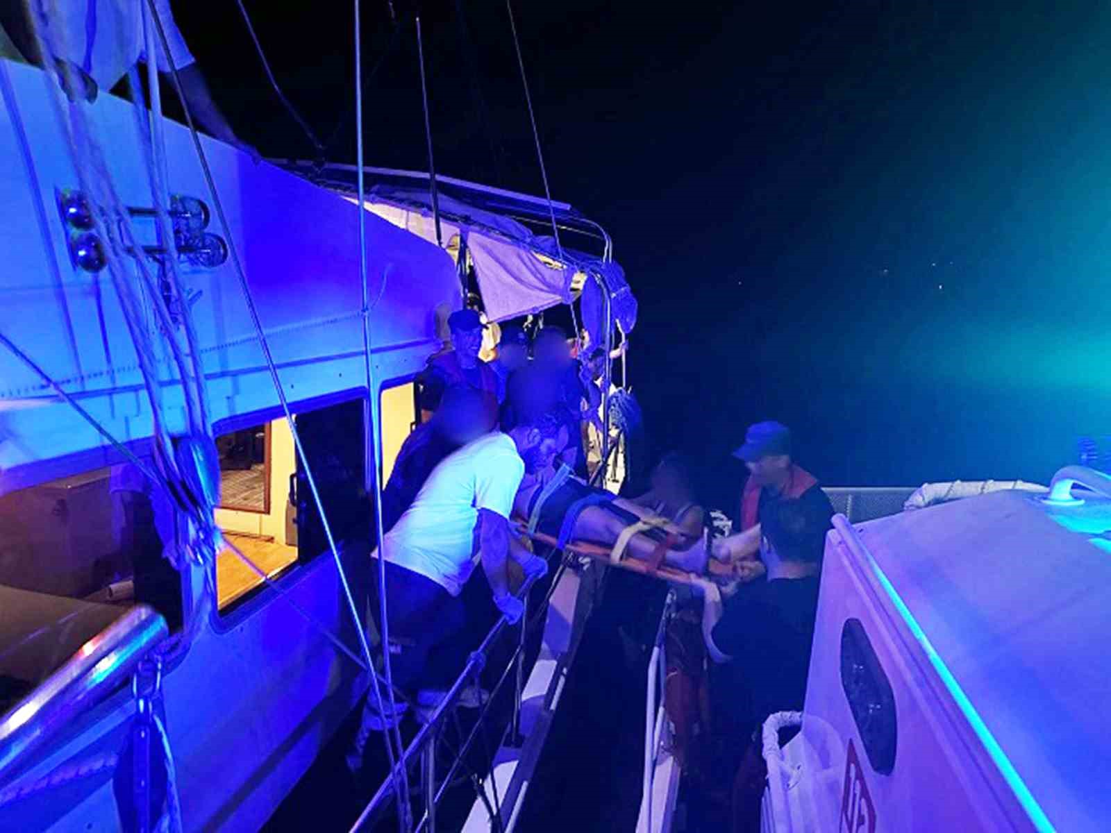 Muğla’nın Marmaris ilçesi açıklarında seyreden ticari yatta yaralanan vatandaş Sahil