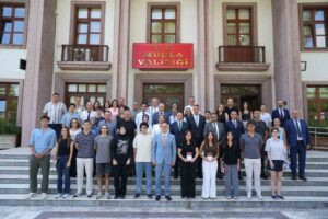 Muğla Valisi Dr. İdris Akbıyık, Yükseköğretim Kurumları Sınavı’nda (YKS) dereceye