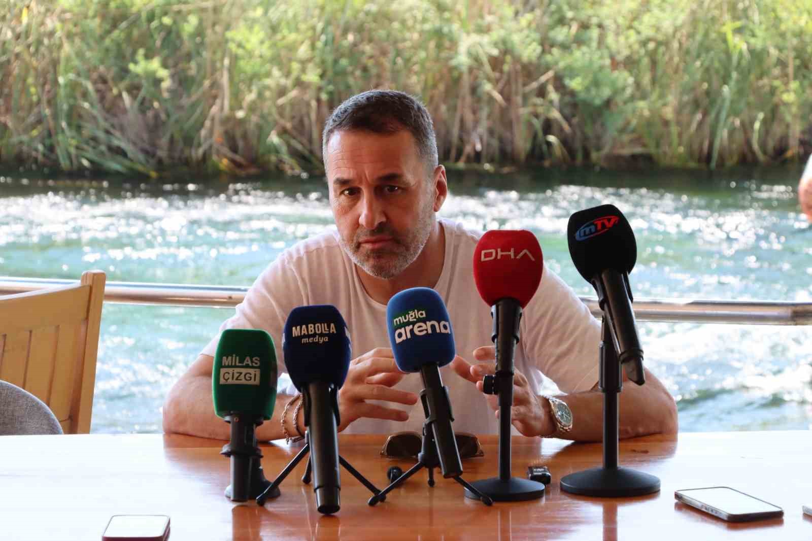 Muğlaspor Teknik Direktörü Yalçın Koşukavak, takımın sezon başında yaşadığı zorluklara