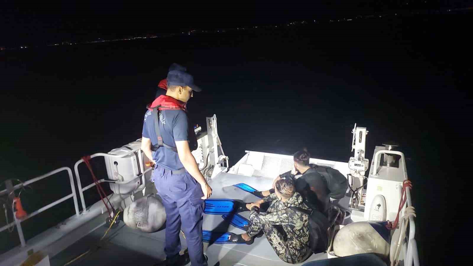 Muğla’nın Bodrum ilçesi açıklarında, yüzerek Yunanistan’a geçmeye çalışan 2 düzensiz