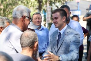 Bodrum Belediye Başkanı Tamer Mandalinci, Çamlık Mahallesinde gerçekleştirilen yol bakım