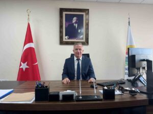 Marmaris Belediye Başkan Yardımcısı Özgür Han, görevine dönerek belediyedeki makamında