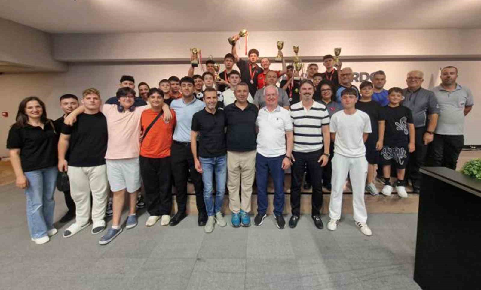 Ankara’da 31 Ağustos-3 Eylül arasında düzenlenen Pool bilardo 8 top
