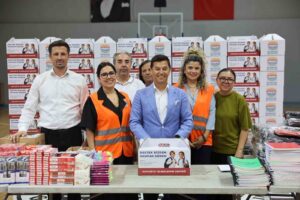 Marmaris Belediyesi, ihtiyaç sahibi öğrenciler için hazırladığı eğitim destek kutularını