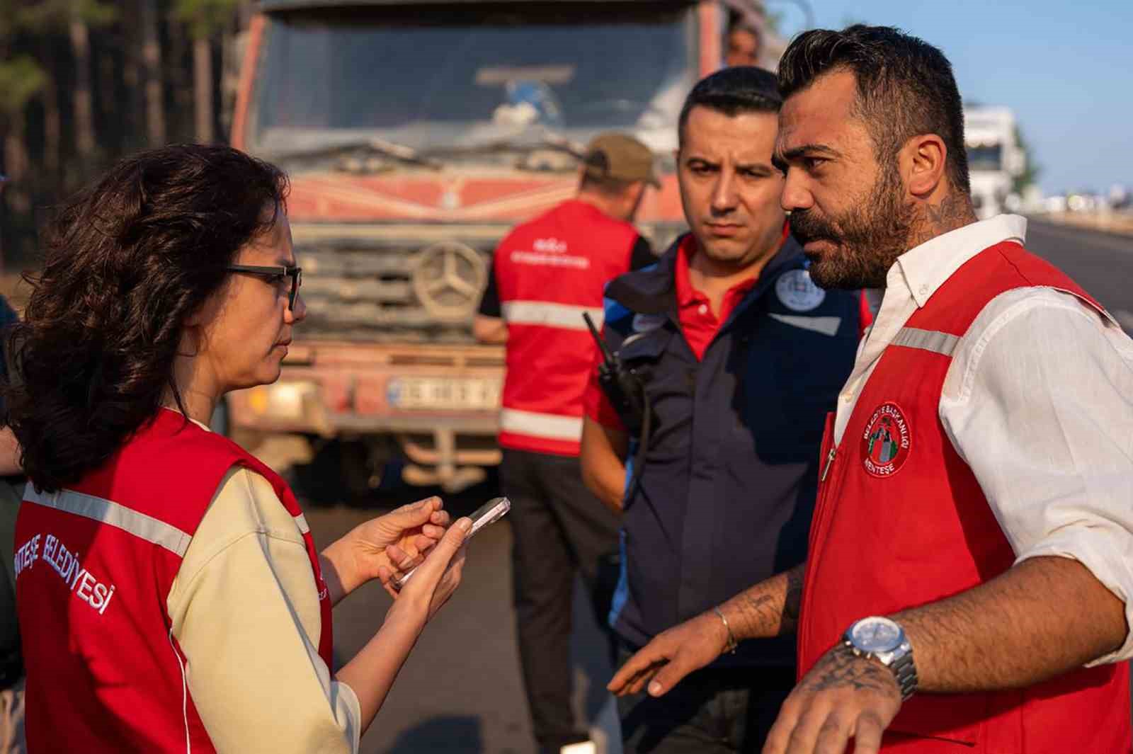 Menteşe Belediye Başkanı Gonca Köksal Aras, Yaraş Mahallesi karayolu üzerinde