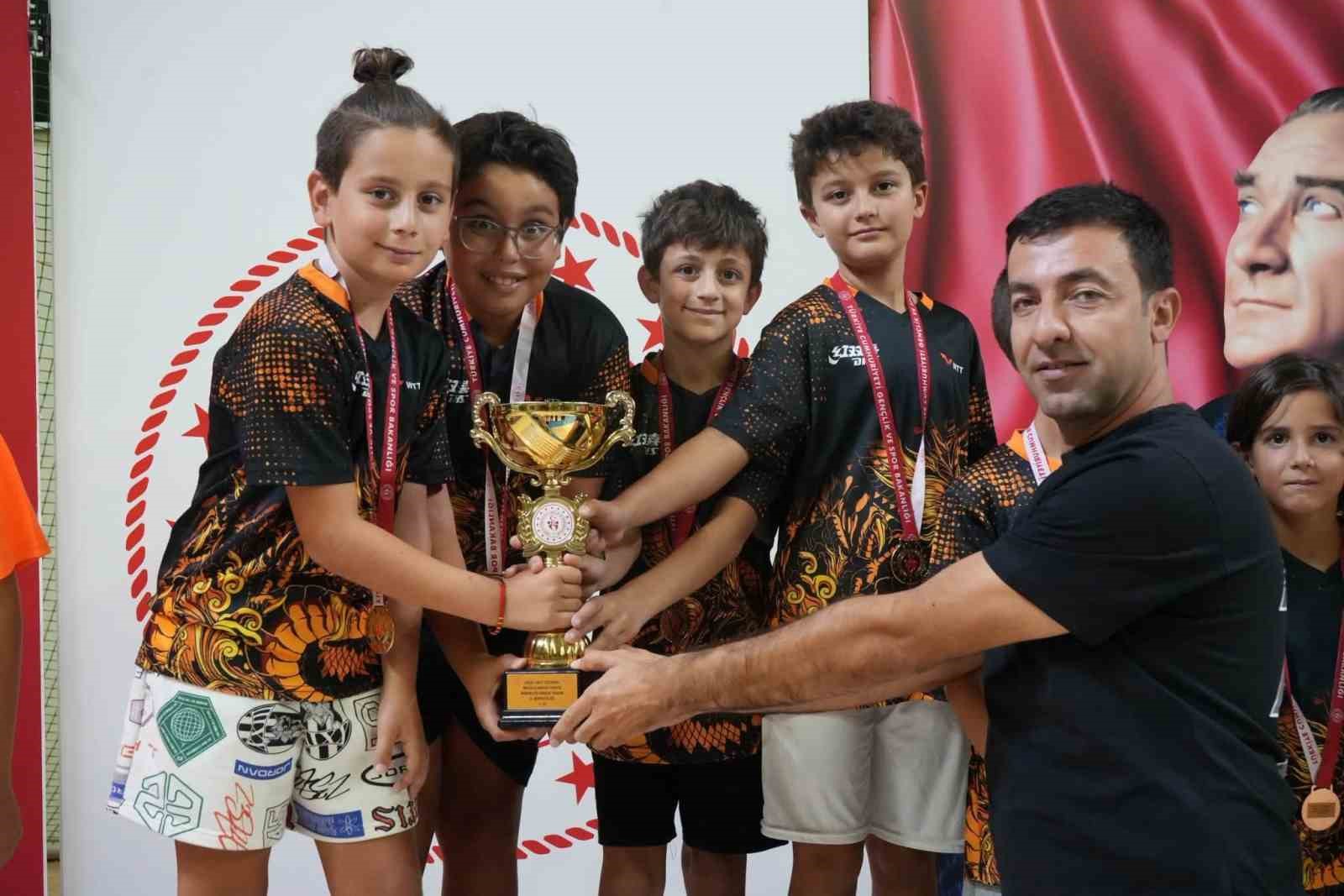 Muğla’da büyük bir heyecana sahne olan Masa Tenisi Minikler Takım