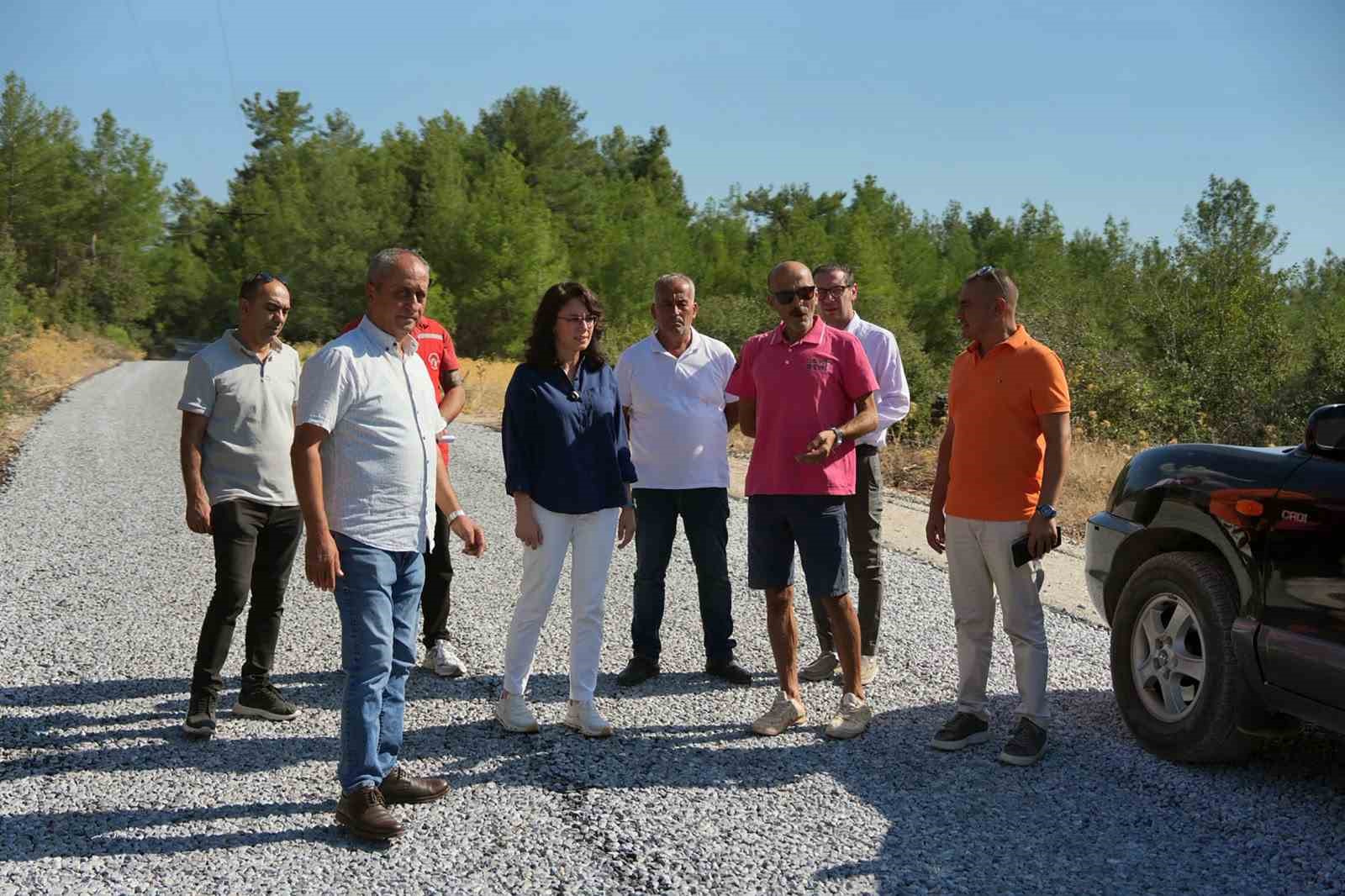 Menteşe Belediyesi, mahallelerde ulaşımı kolaylaştıran yol çalışmalarını aralıksız sürdürüyor. Muğla