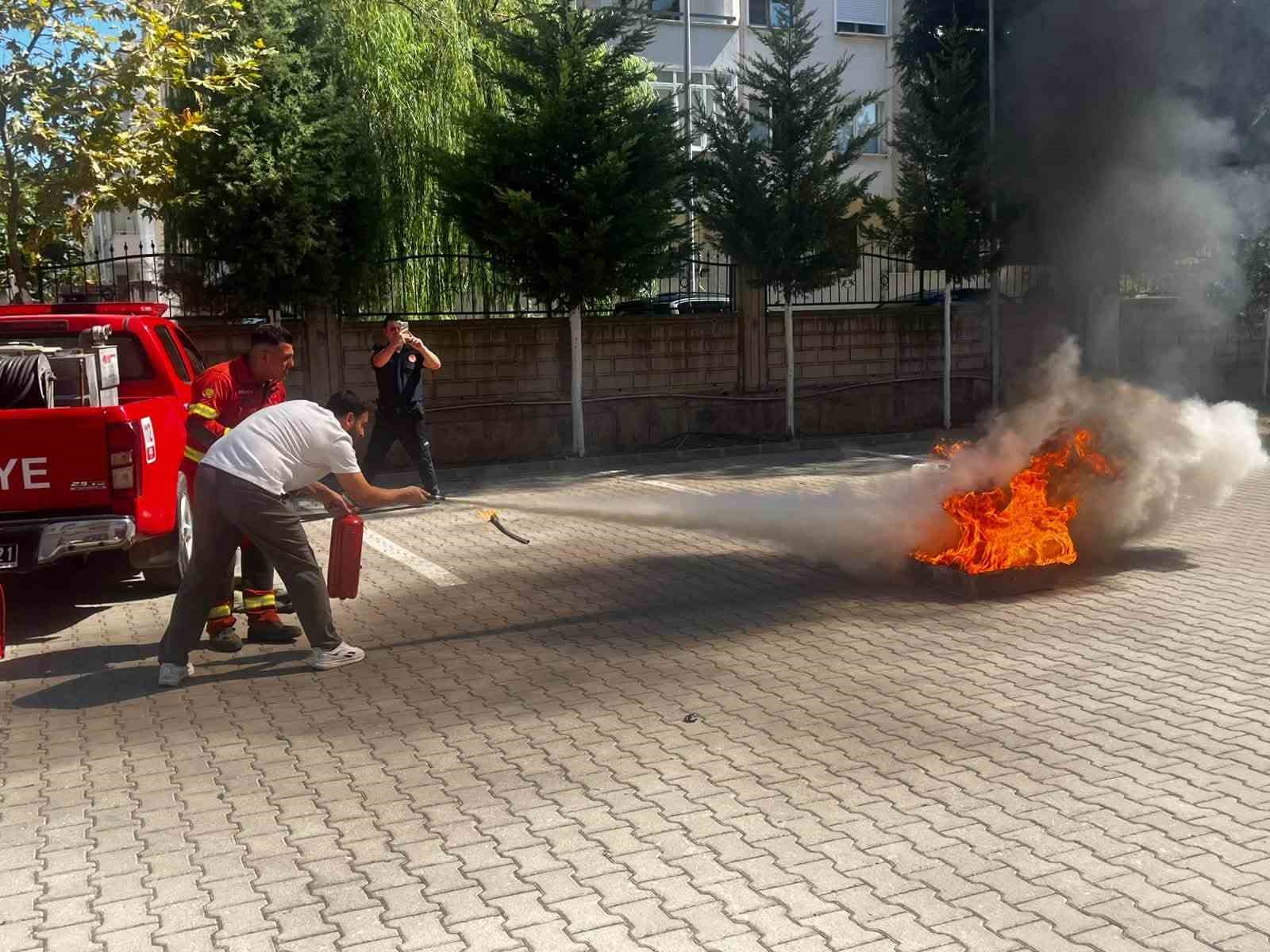 Muğla’da Aile ve Sosyal Hizmetler İl Müdürlüğü personeline yönelik yangın