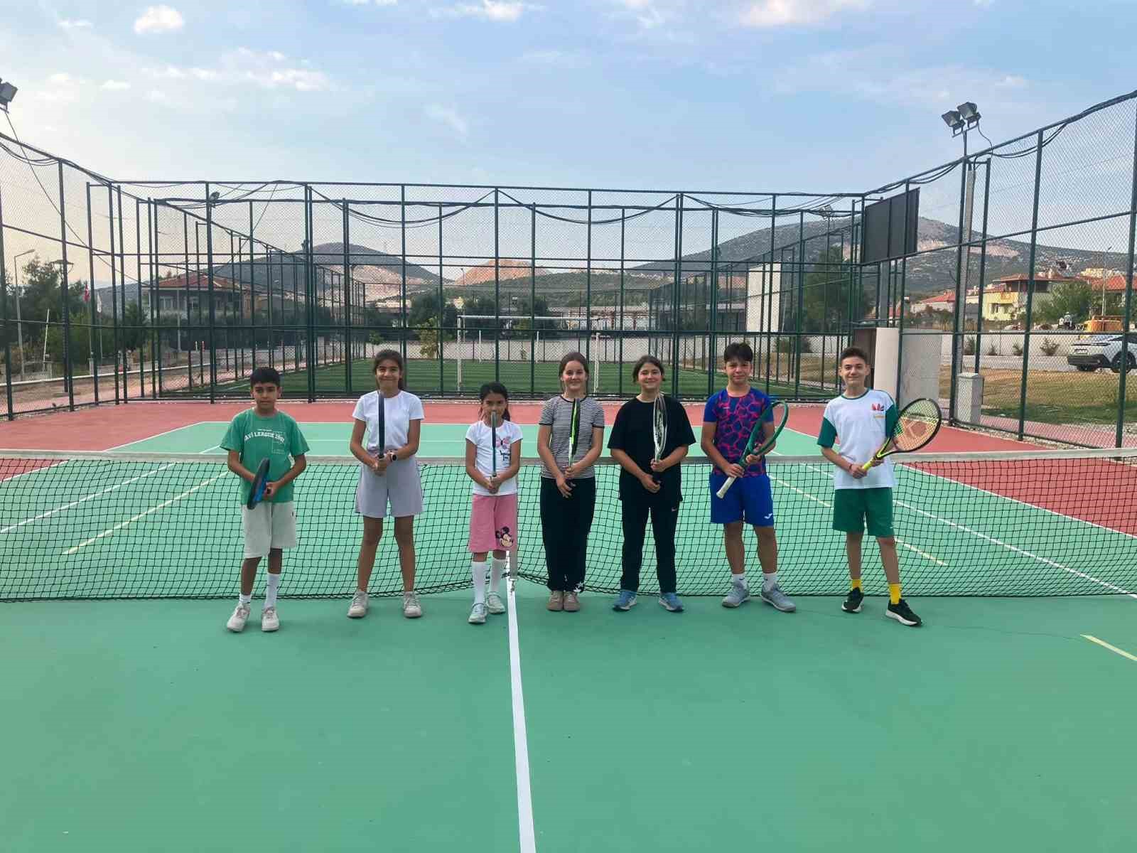 Muğla’da çocuklar ve gençler, okul çıkışında Gençlik ve Spor Bakanlığına