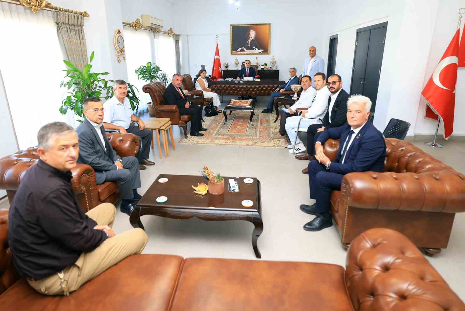Muğla Valisi Dr. İdris Akbıyık, Milas ilçesinde görev yapan mahalle