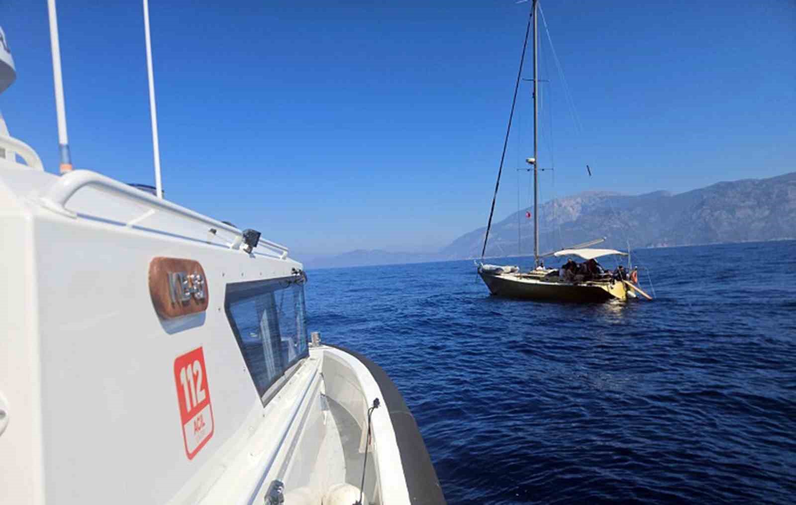Muğla’nın Fethiye ilçesi açıklarında seyreden Yelkenli tekne içinde 16’sı çocuk