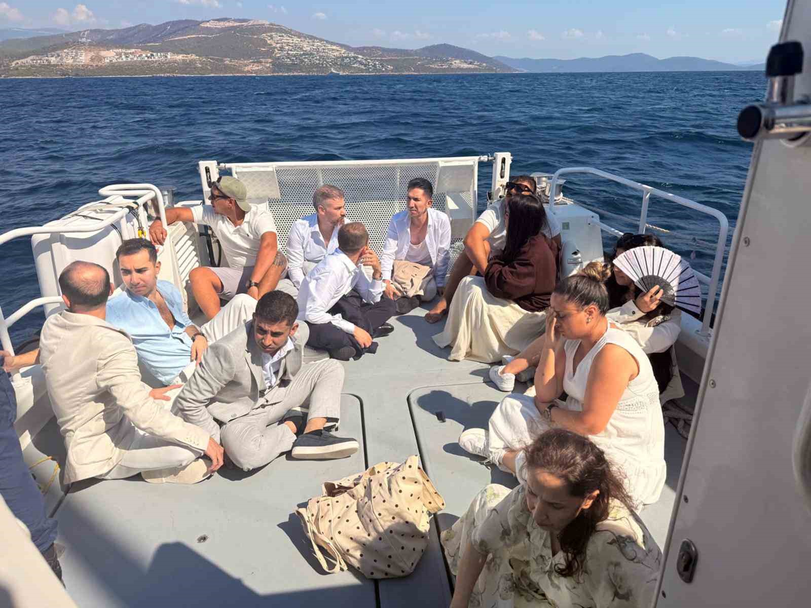 Muğla’nı Milas ilçesi açıklarında seyreden yelkenli teknede Sahil Güvenlik ekipleri