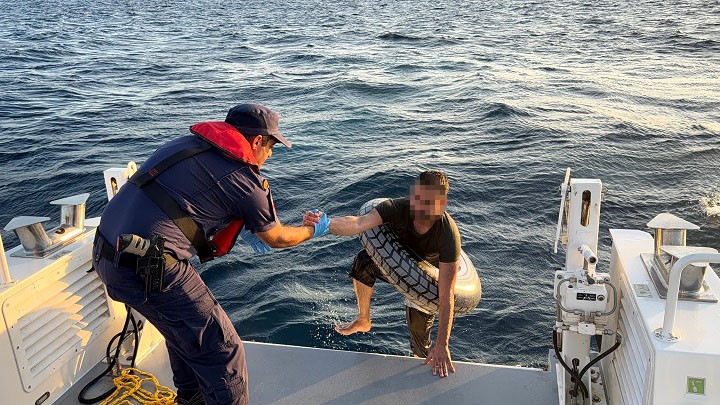 Muğla’nın Bodrum ilçesi açıklarında yüzerek yasa dışı yollarla yurt dışına