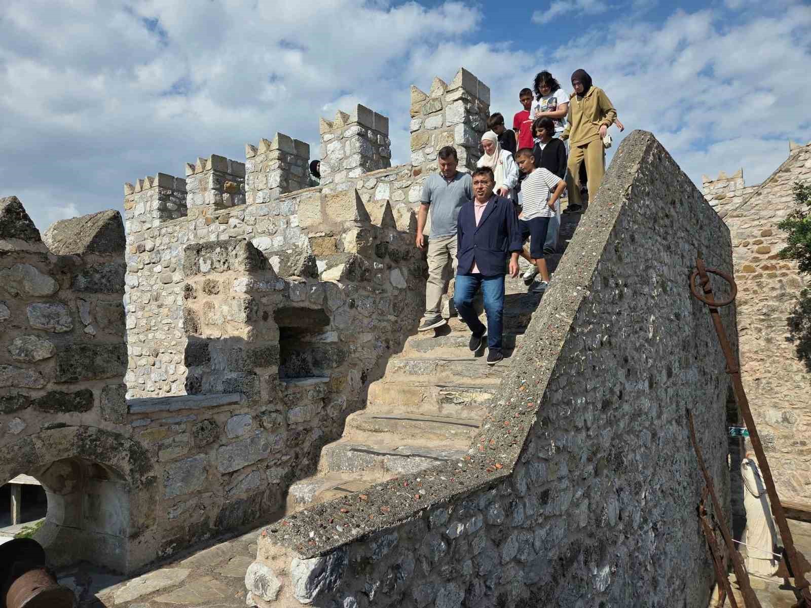 Antalya’nın Alanya ilçesindeki Demirtaş Anadolu İmam Hatip Lisesi öğrencileri, Marmaris’i