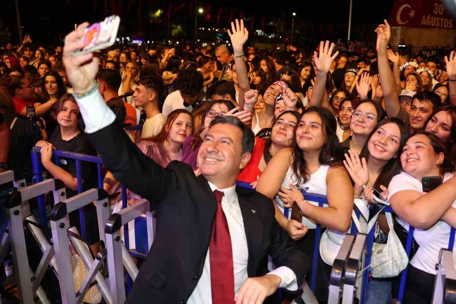 Muğla Büyükşehir Belediye Başkanı Ahmet Aras, Cumhuriyet’in ilanının 103. yılı