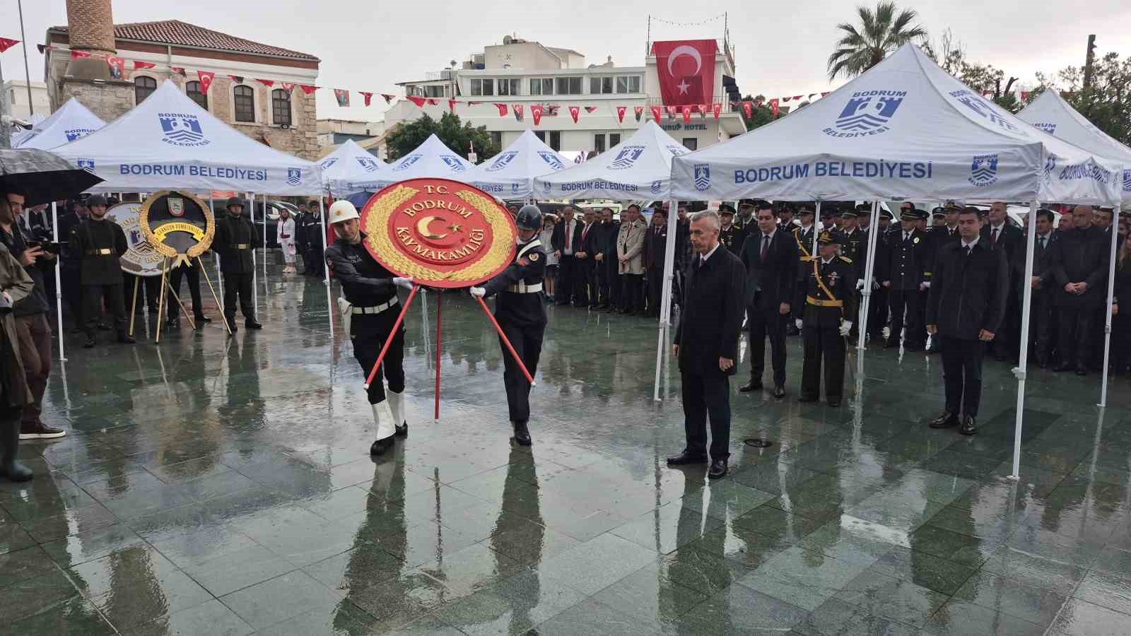 Muğla’nın Bodrum ilçesinde Türkiye Cumhuriyeti’nin kuruluşunun 103’üncü yılı kutlamaları, düzenlenen