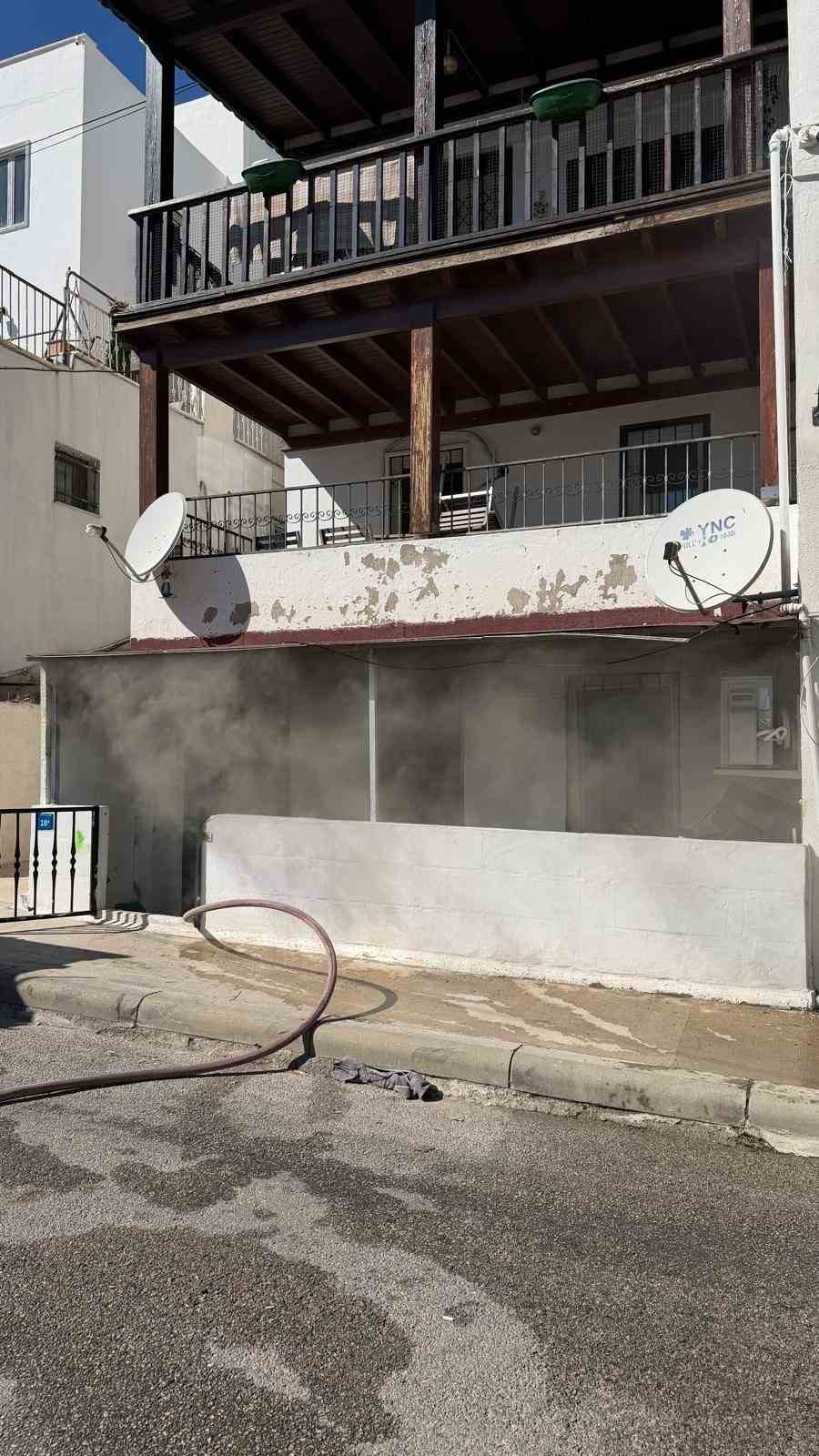 Muğla’nın Bodrum ilçesinde 3 katlı binanın zemin katındaki dairede çıkan