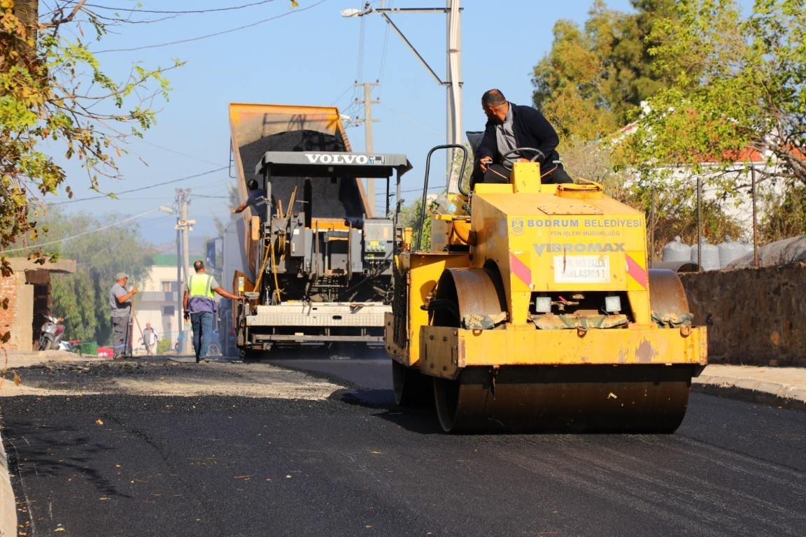 Bodrum Belediyesi Fen İşleri Müdürlüğü ekipleri, ilçenin dört farklı mahallesinde