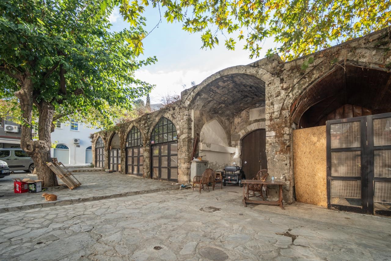 Marmaris Ticaret Odası Başkanı Mutlu Ayhan, Hafsa Sultan Kervansarayı’nın restorasyonu