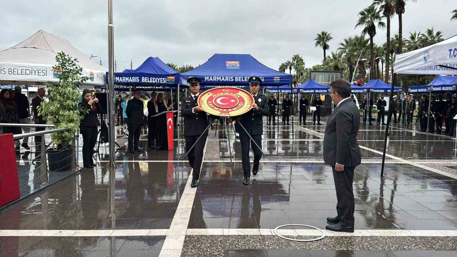 Marmaris’te 29 Ekim Cumhuriyet Bayramı kutlamaları kapsamında Atatürk Meydanı’nda bugün