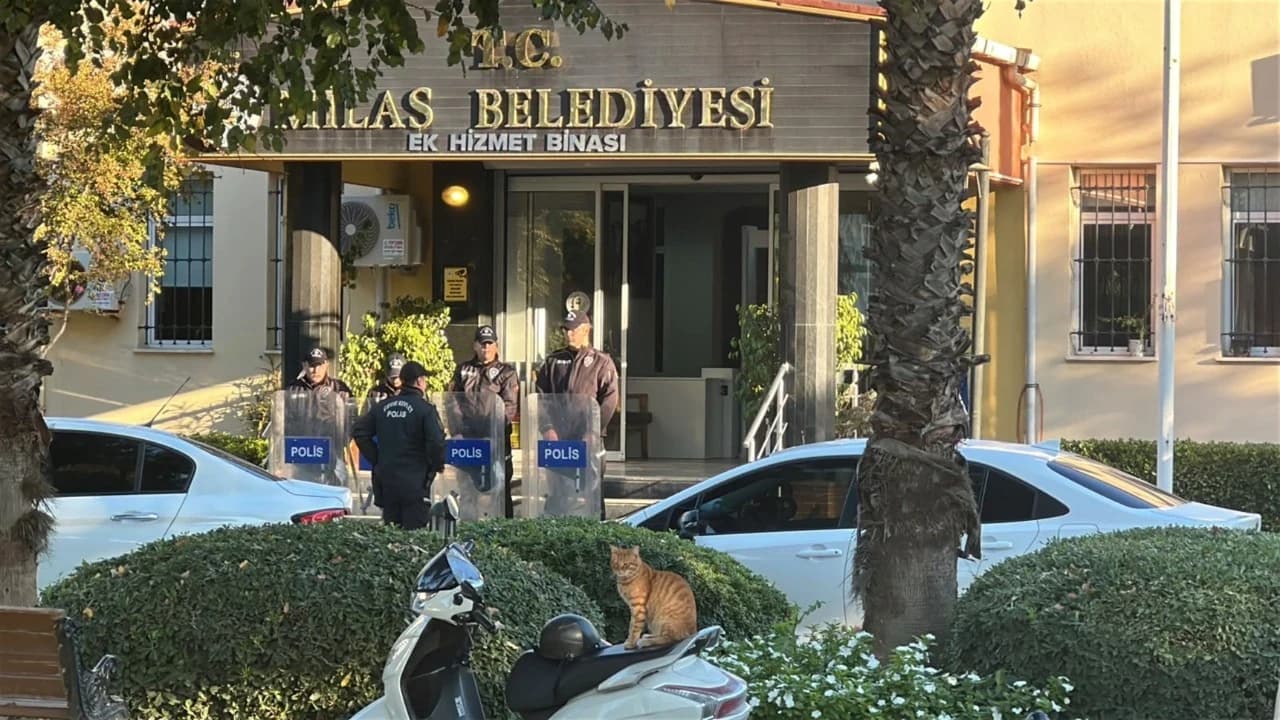 Muğla’nın Milas ilçesinde belediyeye yönelik yürütülen geniş çaplı yolsuzluk soruşturmasında