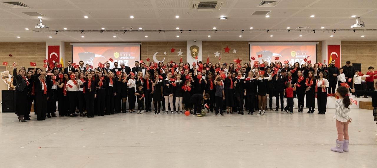 MTK Koleji, 29 Ekim Cumhuriyet Bayramı’nı düzenlediği tören ve gösterilerle