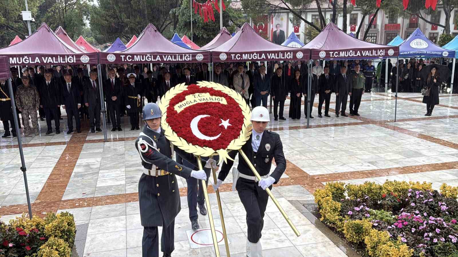 Muğla’da sağanak yağışa rağmen, Valilik, Garnizon Komutanlığı ve Büyükşehir Belediye