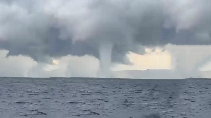 Muğla'da sabah saatlerinde etkili olan sağanak yağışın ardından denizde oluşan