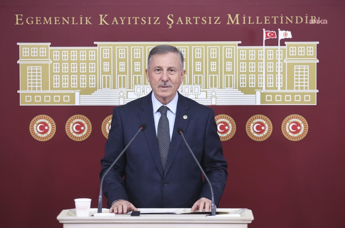 SPK'nın 21 kişi hakkında suç duyurusunda bulunduğu listede eski AK