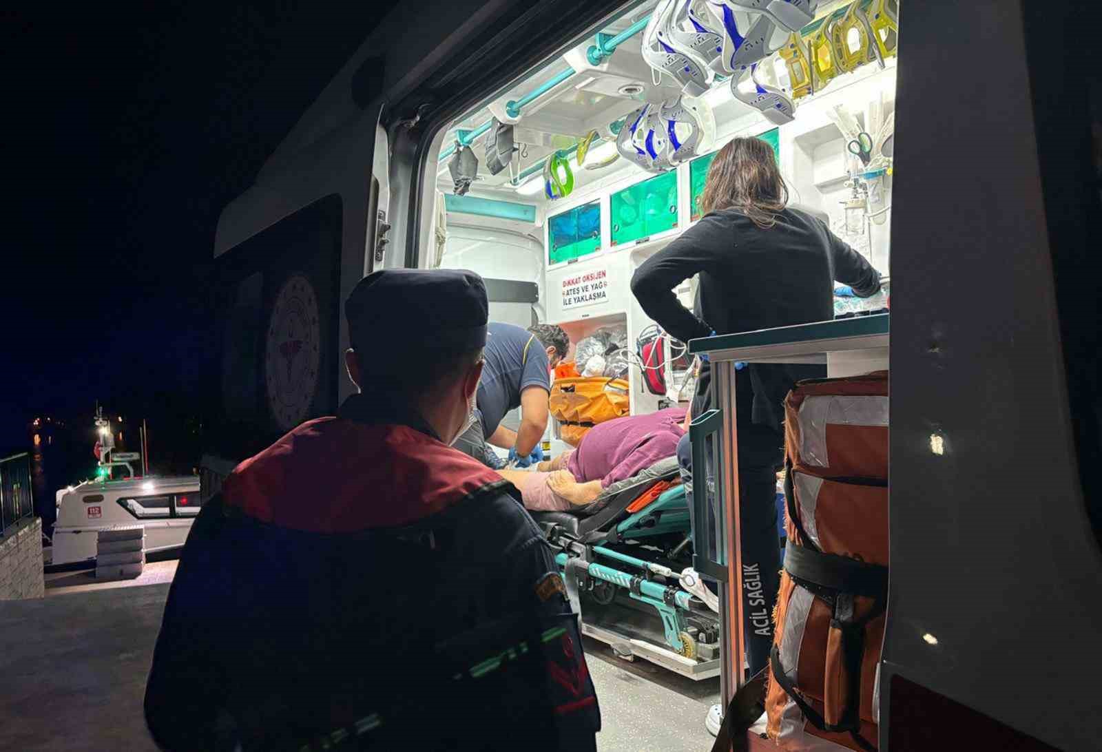 Muğla’nın Fethiye ilçesi açıklarında seyreden özel teknede yaralanan vatandaş için
